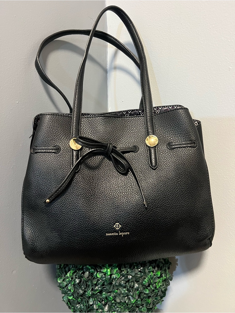 Nanette Lepore Black Pebbled Tote Bag Bow Accents Floral Lined Gold Hardware
